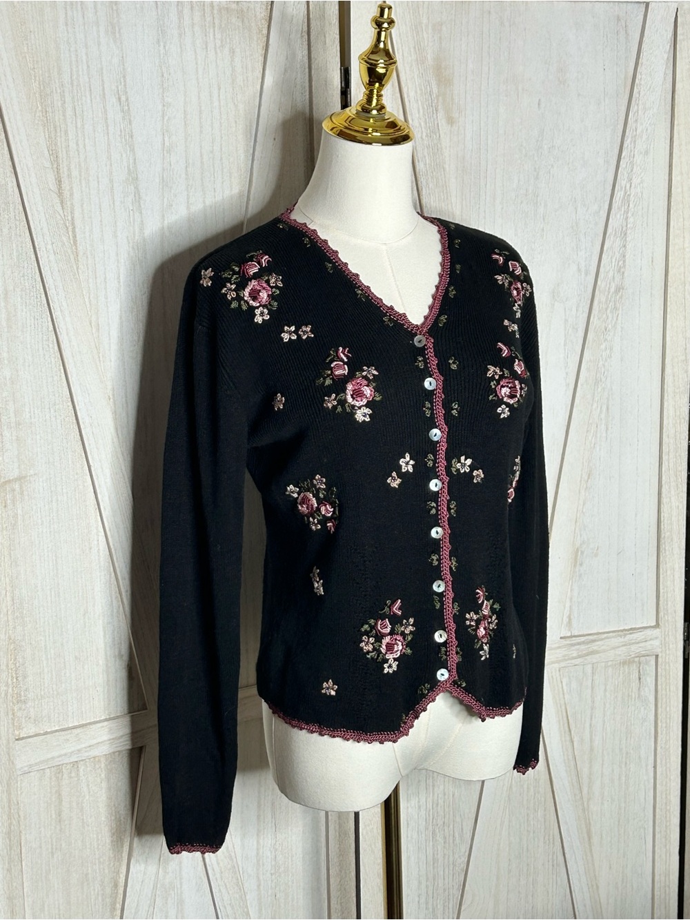 Emily Rose Vintage 90s Cardigan Floral Embroidery Grannycore Sz L Coquette EUC - Picture 3 of 10